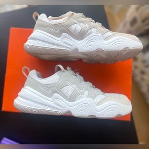 Nike tech Hera